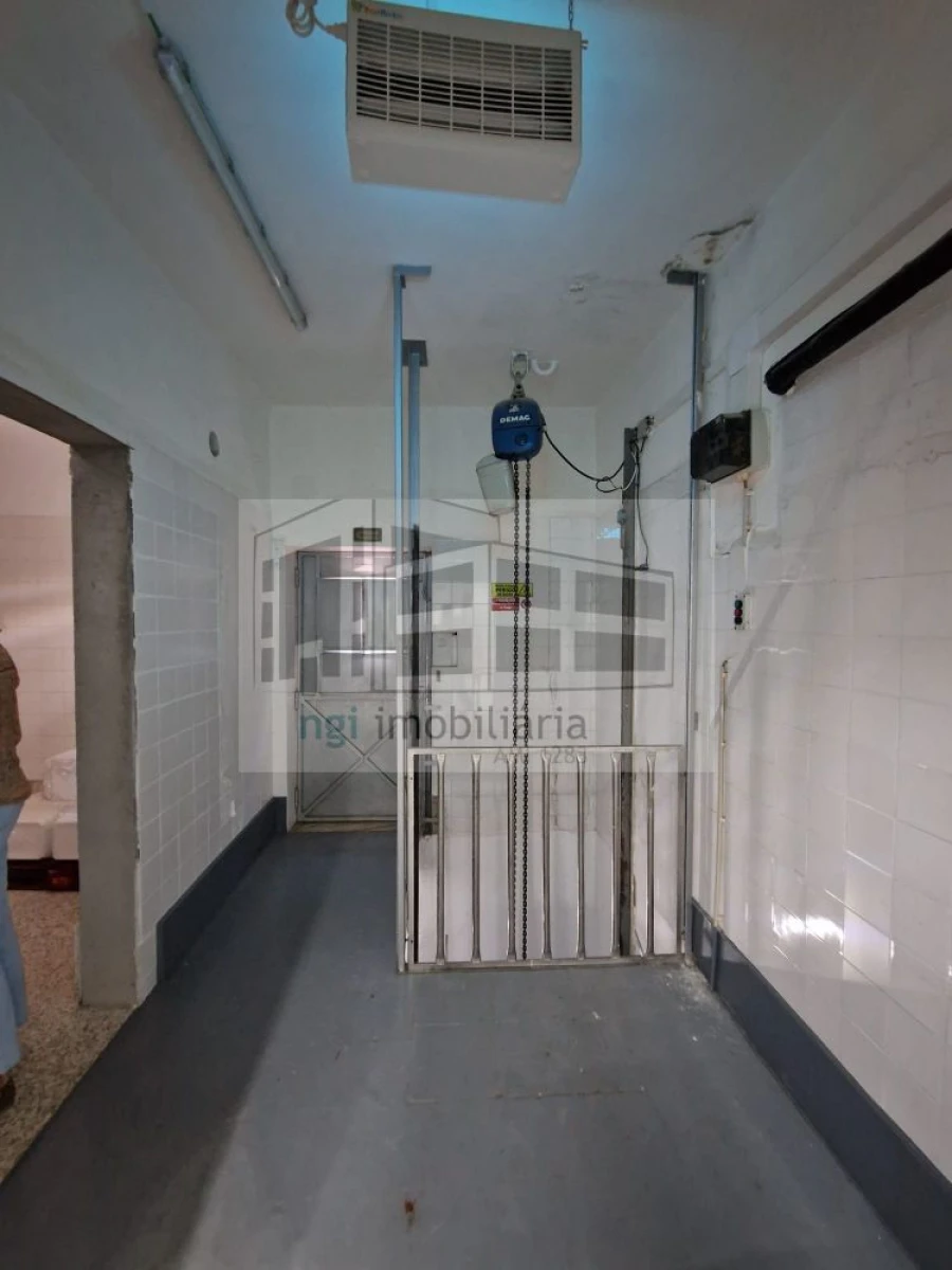 Loja para Arrendamento em Mina de Água Foto 41