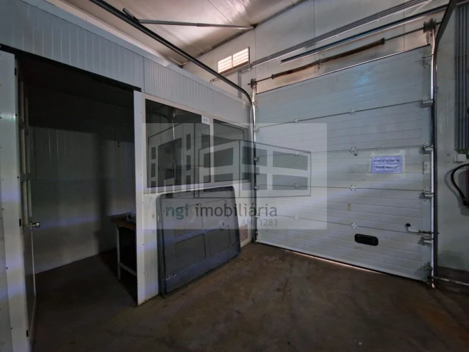 Loja para Arrendamento em Mina de Água