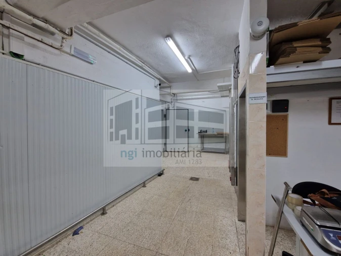 Loja para Arrendamento em Mina de Água Foto 44