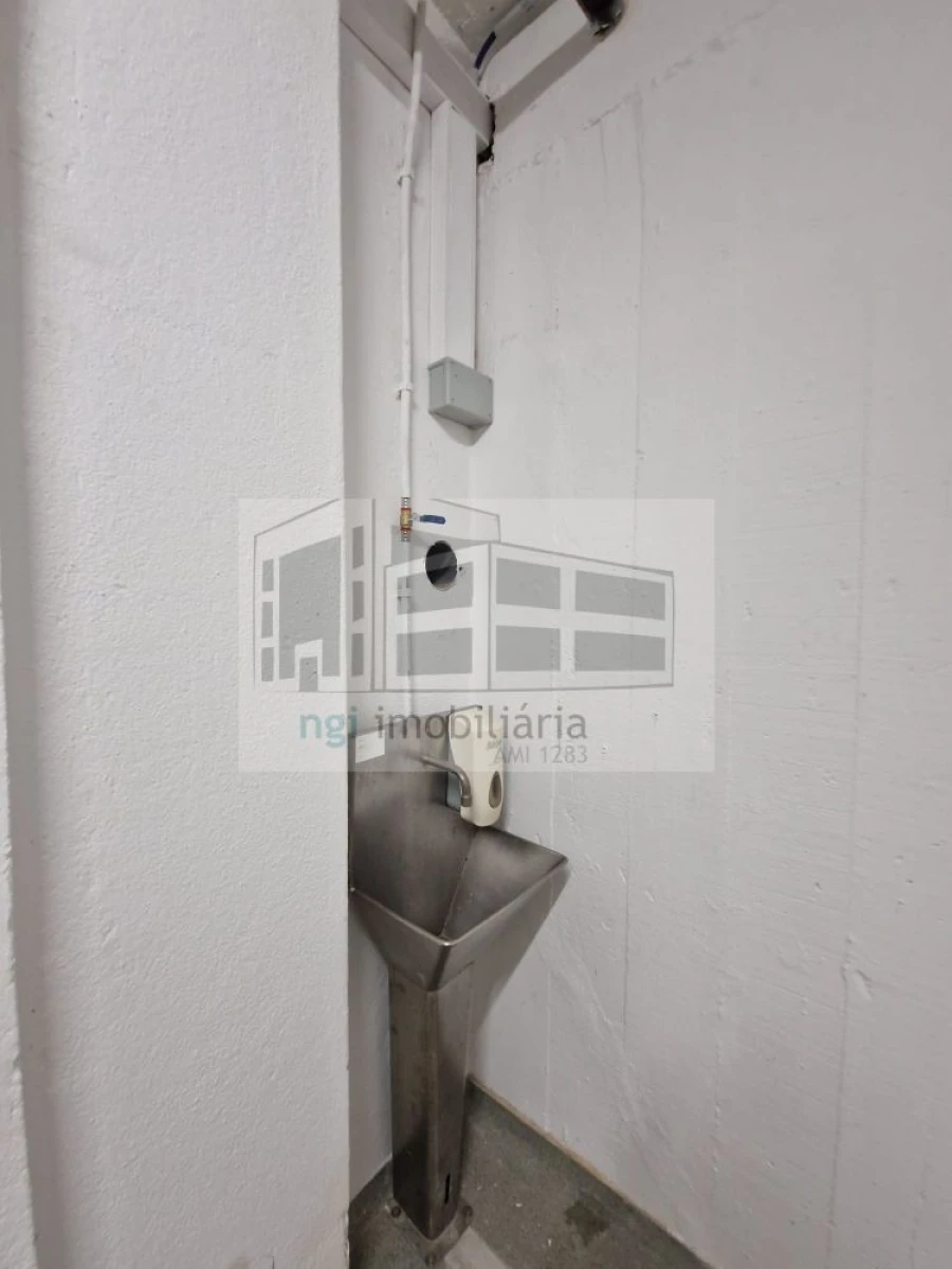 Loja para Arrendamento em Mina de Água Foto 23