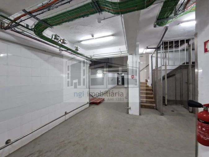 Loja para Arrendamento em Mina de Água Foto 28