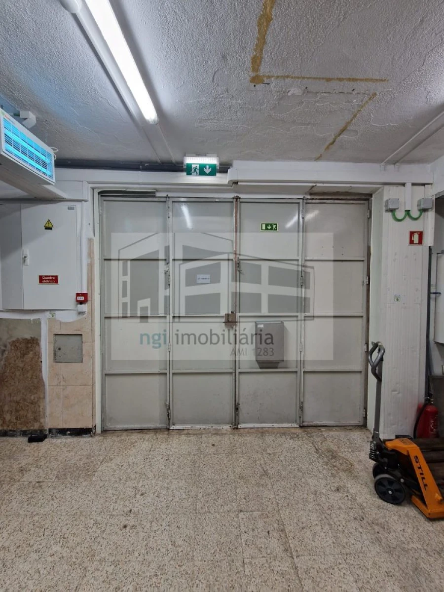 Loja para Arrendamento em Mina de Água Foto 51