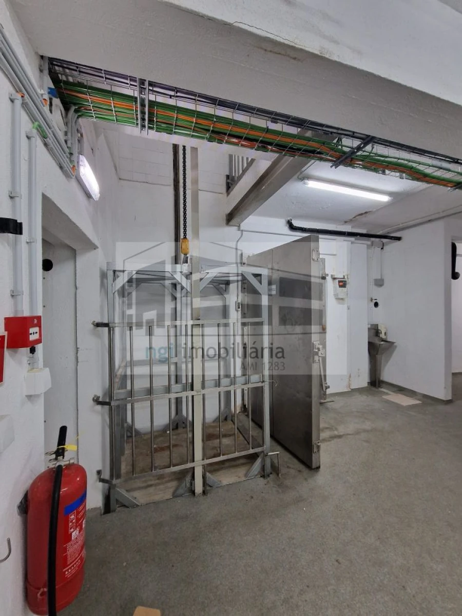 Loja para Arrendamento em Mina de Água Foto 21