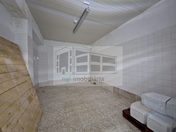 Loja para Arrendamento em Mina de Água Foto 48