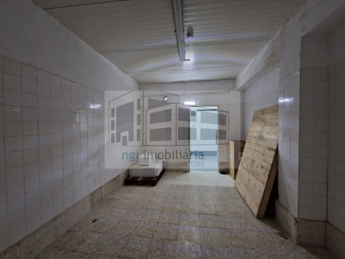 Loja para Arrendamento em Mina de Água Foto 36