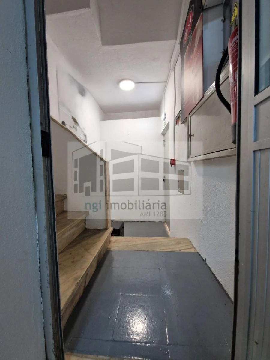 Loja para Arrendamento em Mina de Água Foto 49