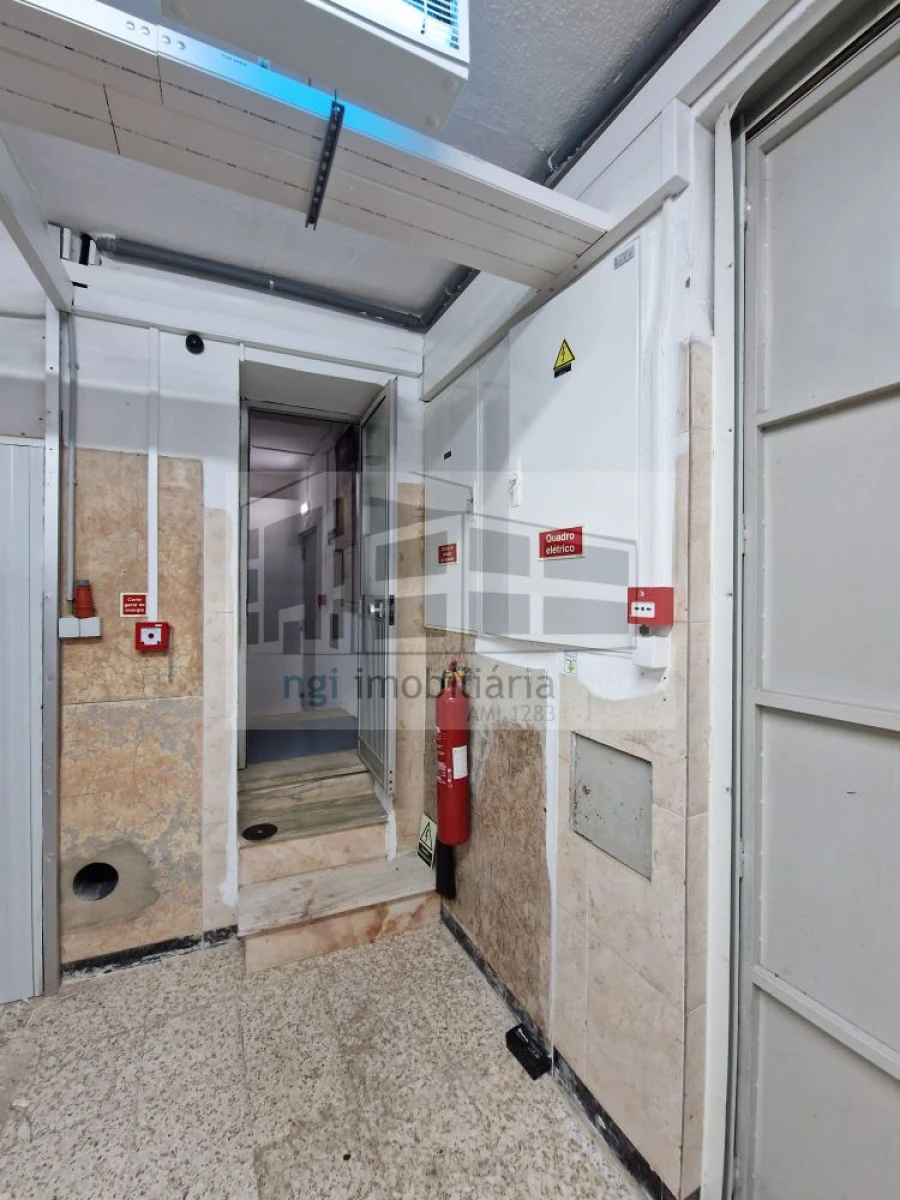 Loja para Arrendamento em Mina de Água Foto 50