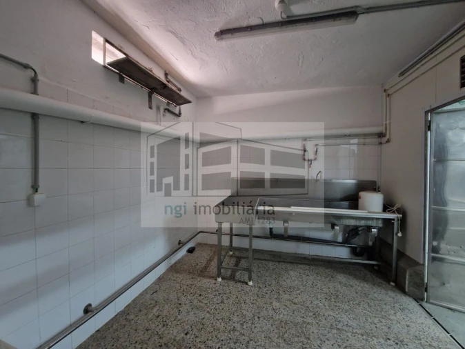 Loja para Arrendamento em Mina de Água Foto 38