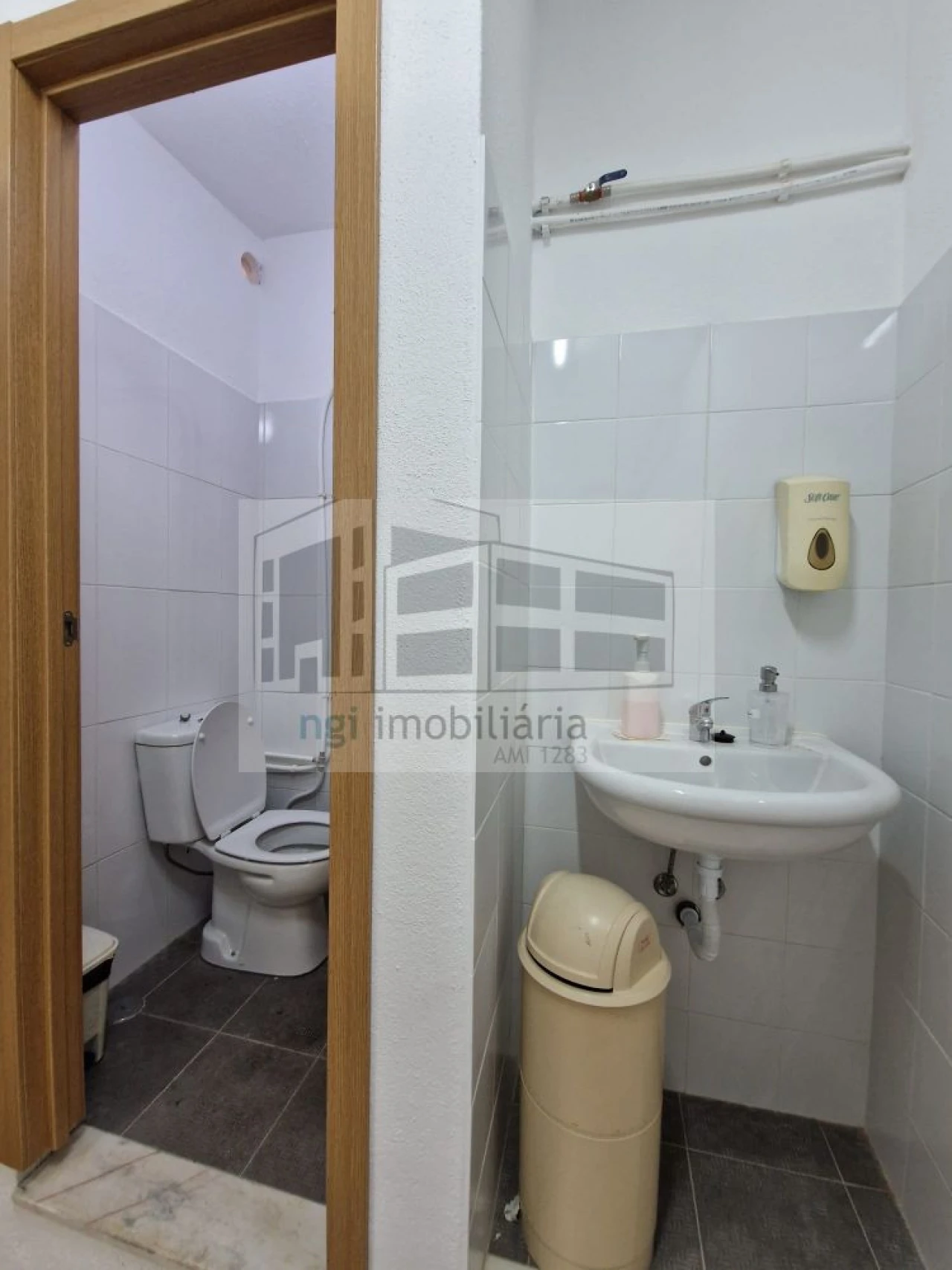 Loja para Arrendamento em Mina de Água Foto 7