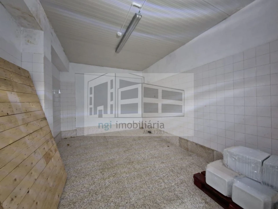 Loja para Arrendamento em Mina de Água Foto 48