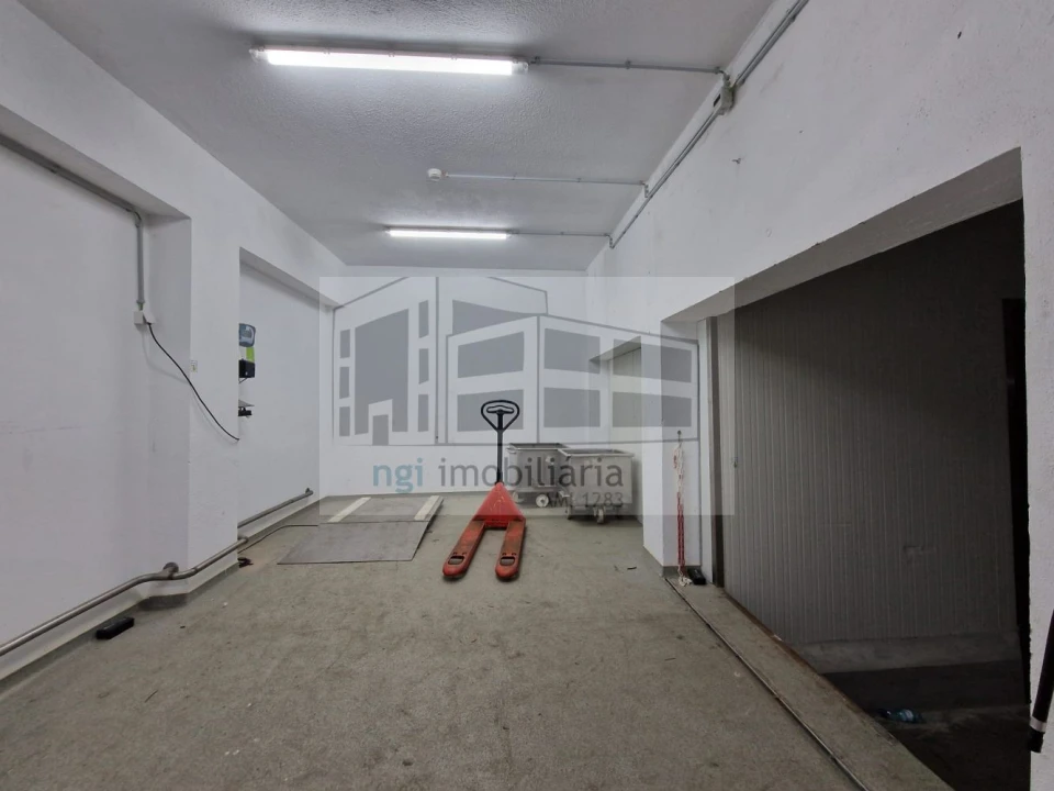 Loja para Arrendamento em Mina de Água Foto 20