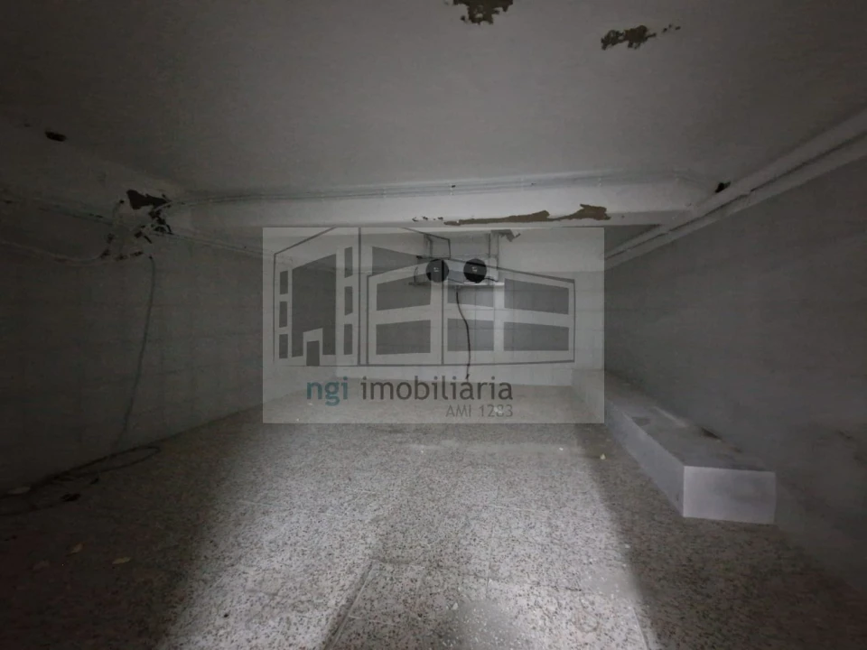 Loja para Arrendamento em Mina de Água Foto 32