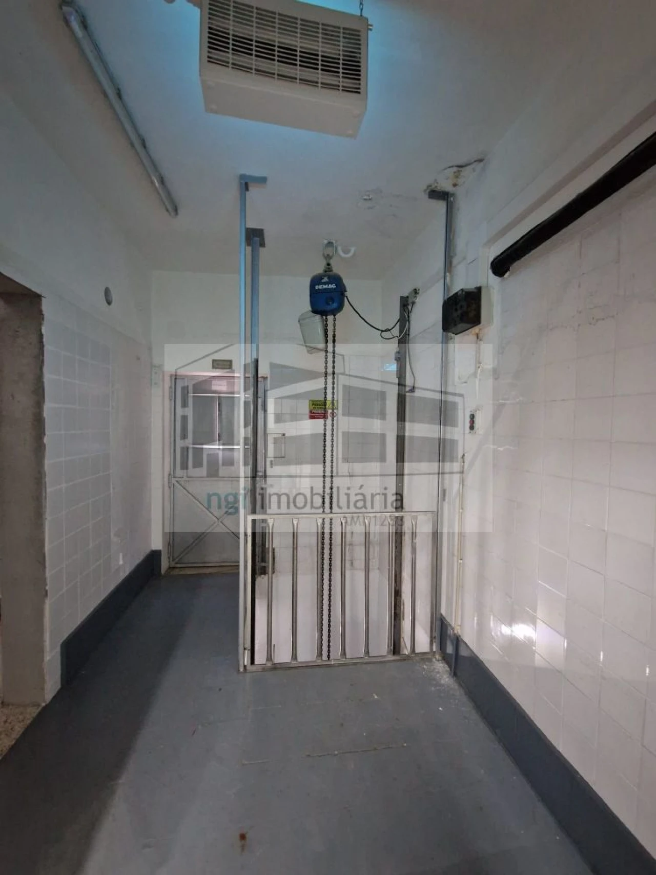 Loja para Arrendamento em Mina de Água Foto 40