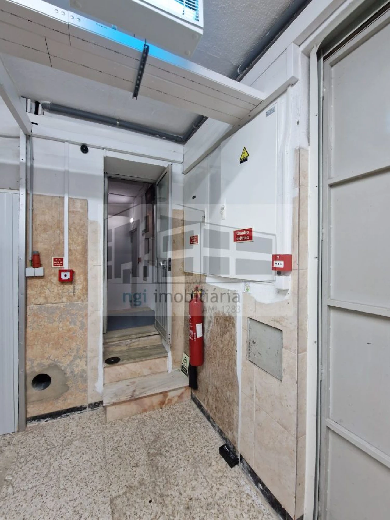 Loja para Arrendamento em Mina de Água Foto 50