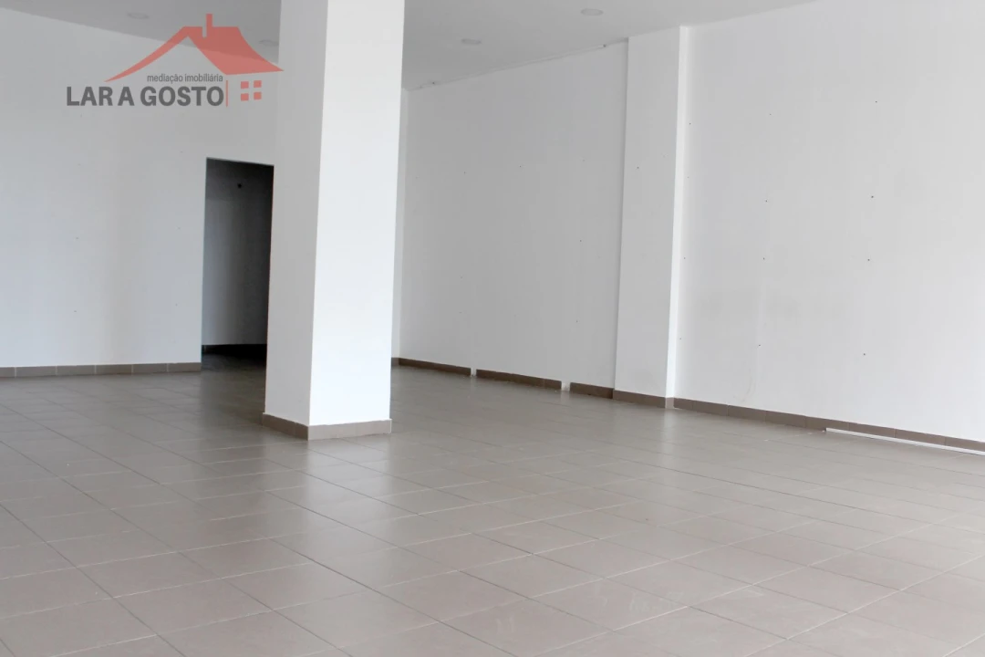 Loja para Arrendamento em Macedo de Cavaleiros Foto 4