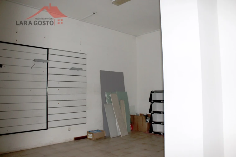 Loja para Arrendamento em Macedo de Cavaleiros Foto 6