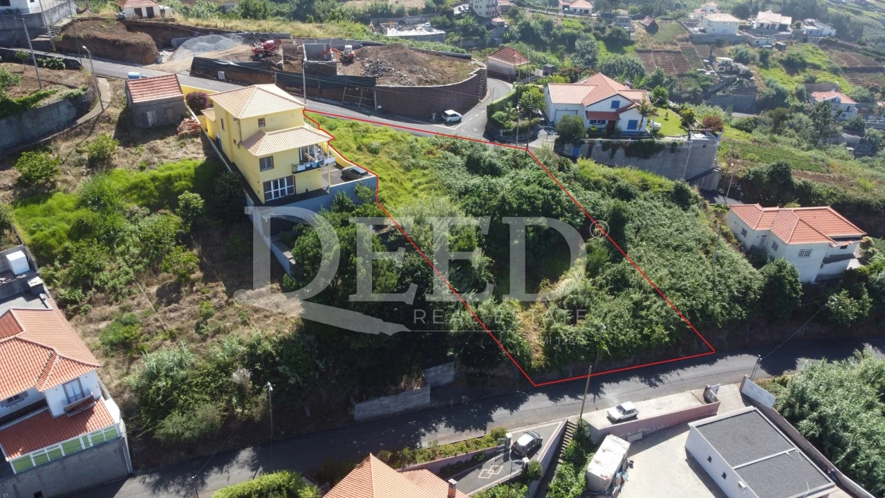 Terreno para Venda em Canhas Foto 1