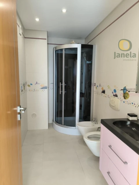 Moradia T4 para Venda em Quarteira