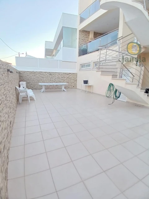 Moradia T4 para Venda em Quarteira