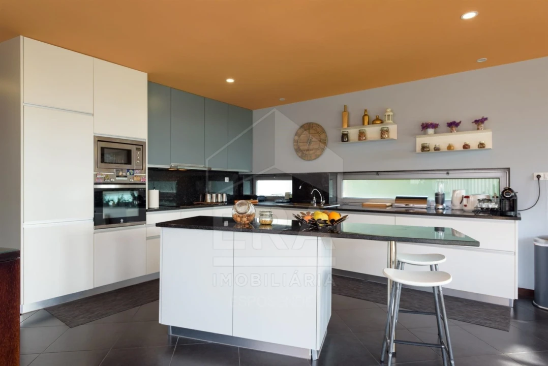 Moradia T3 para Venda em Vila Cova e Feitos Foto 4