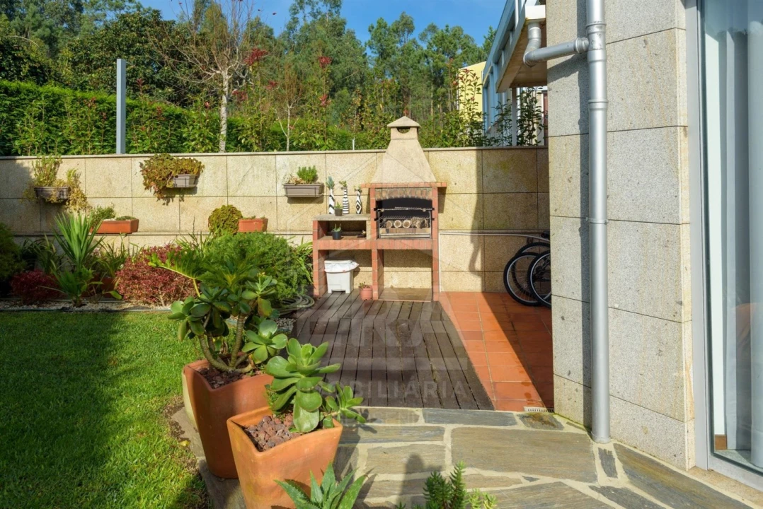 Moradia T3 para Venda em Vila Cova e Feitos Foto 30