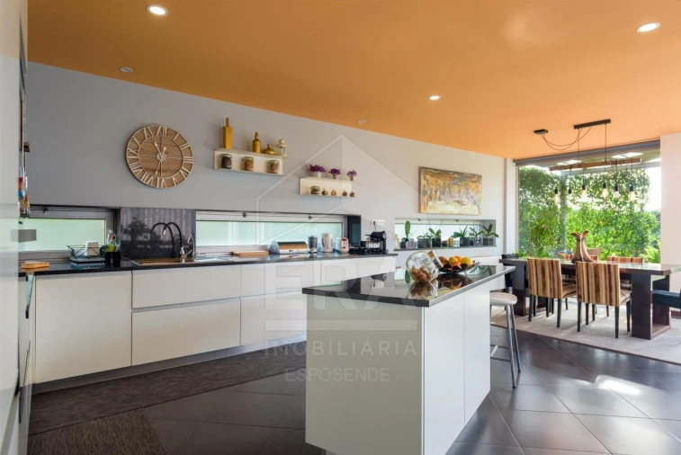 Moradia T3 para Venda em Vila Cova e Feitos Foto 4