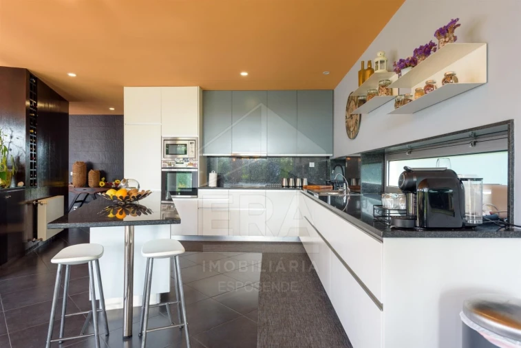 Moradia T3 para Venda em Vila Cova e Feitos Foto 6