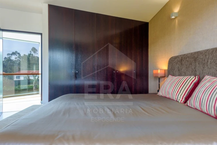 Moradia T3 para Venda em Vila Cova e Feitos Foto 26