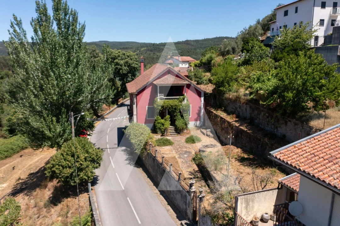 Moradia T7 para Venda em Vila Cova de Alva e Anseriz Foto 3