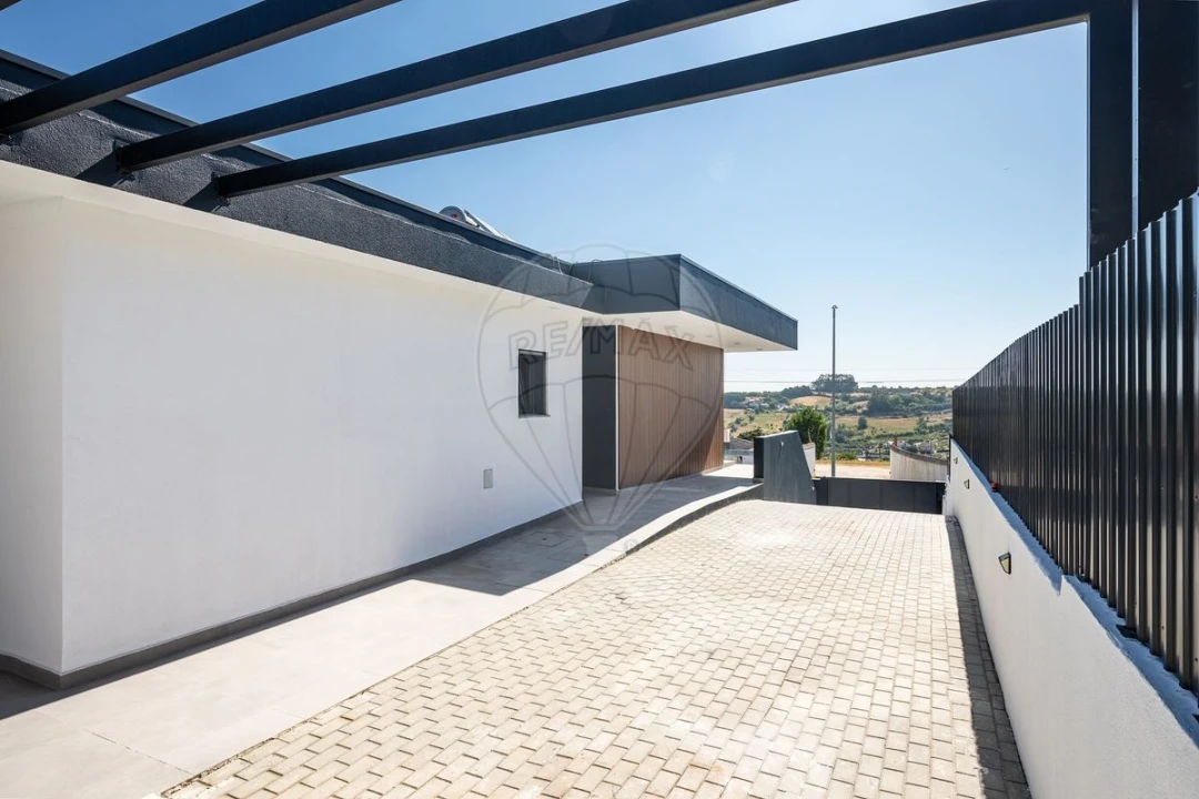 Moradia T3 para Venda em Cardosas Foto 14