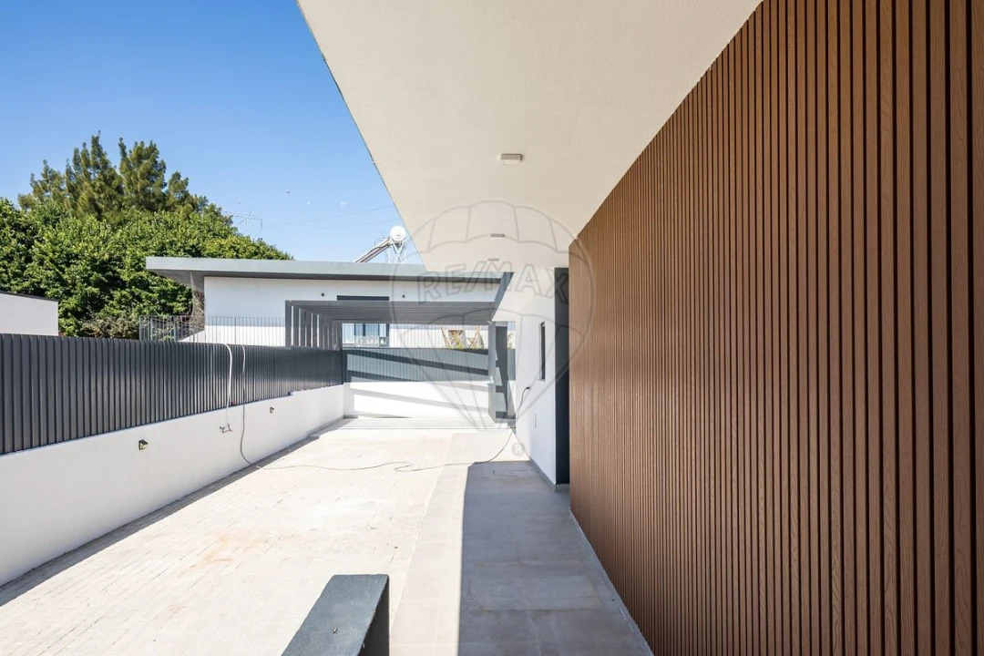 Moradia T3 para Venda em Cardosas Foto 26