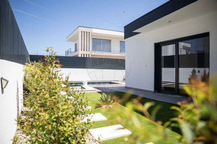 Moradia T3 para Venda em Cardosas Foto 40