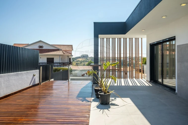 Moradia T3 para Venda em Cardosas Foto 23