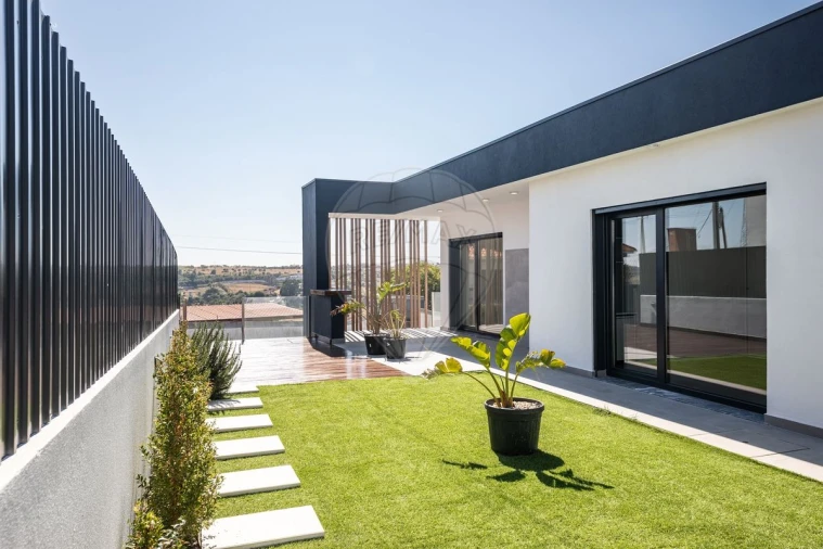 Moradia T3 para Venda em Cardosas Foto 22