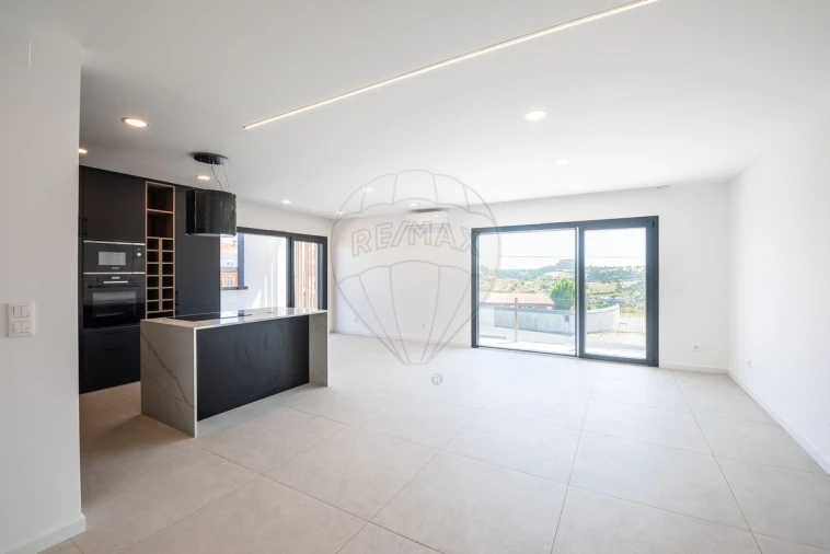 Moradia T3 para Venda em Cardosas Foto 27