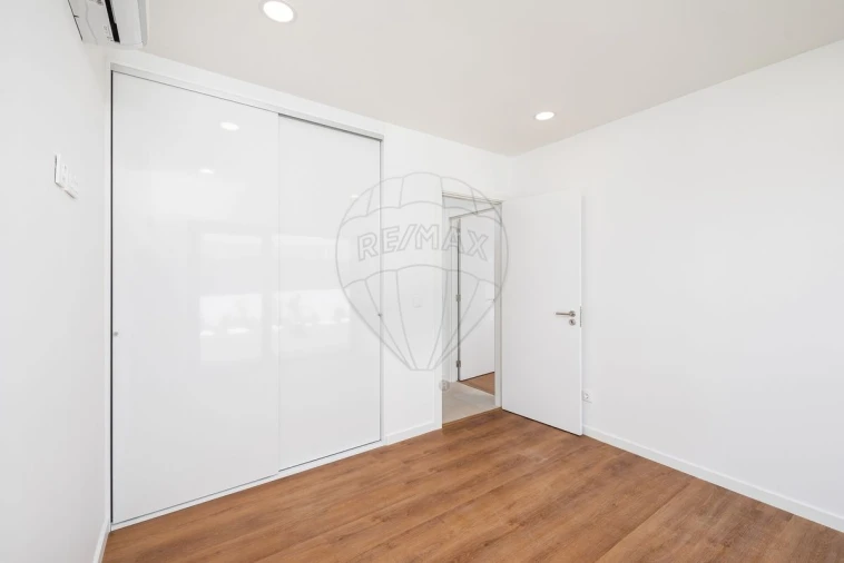 Moradia T3 para Venda em Cardosas Foto 35