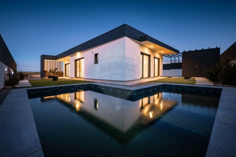 Moradia T3 para Venda em Cardosas