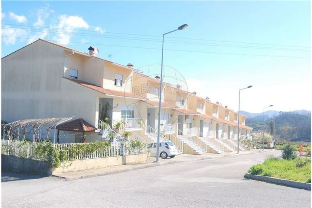 Moradia T3 para Venda em Oliveira de Frades, Souto de Lafões e Sejães Foto 32