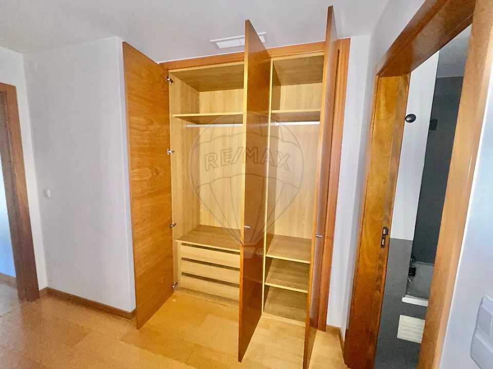 Apartamento T3 para Arrendamento em Sacavém e Prior Velho Foto 17