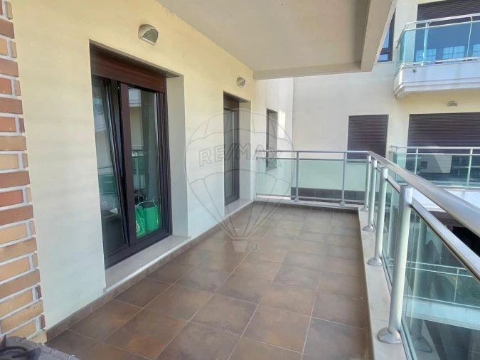 Apartamento T3 para Arrendamento em Sacavém e Prior Velho Foto 2