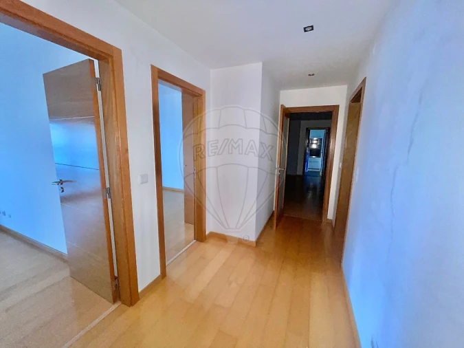 Apartamento T3 para Arrendamento em Sacavém e Prior Velho Foto 22