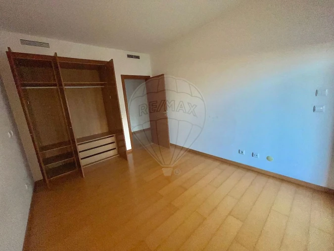 Apartamento T3 para Arrendamento em Sacavém e Prior Velho Foto 14