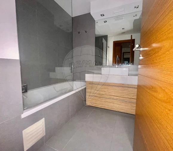 Apartamento T3 para Arrendamento em Sacavém e Prior Velho Foto 19