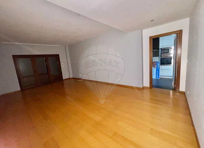 Apartamento T3 para Arrendamento em Sacavém e Prior Velho Foto 8