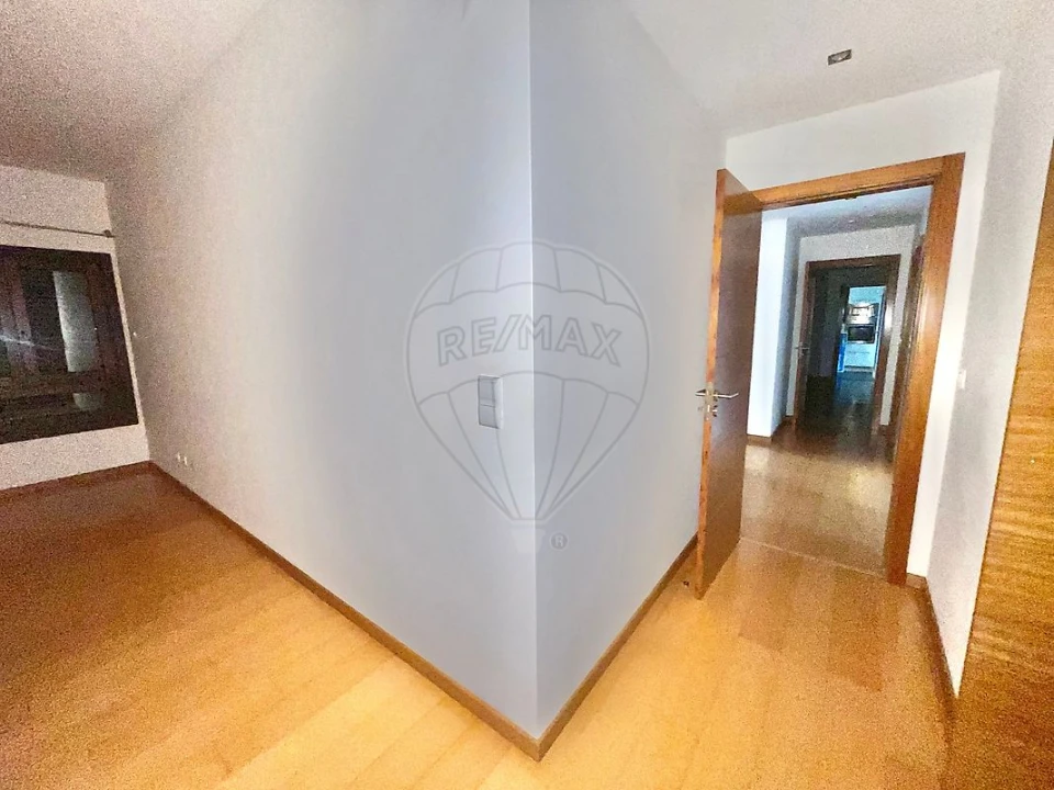 Apartamento T3 para Arrendamento em Sacavém e Prior Velho Foto 18