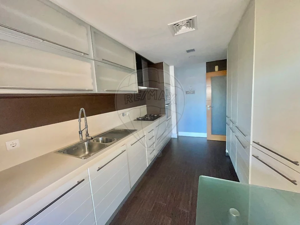 Apartamento T3 para Arrendamento em Sacavém e Prior Velho Foto 7