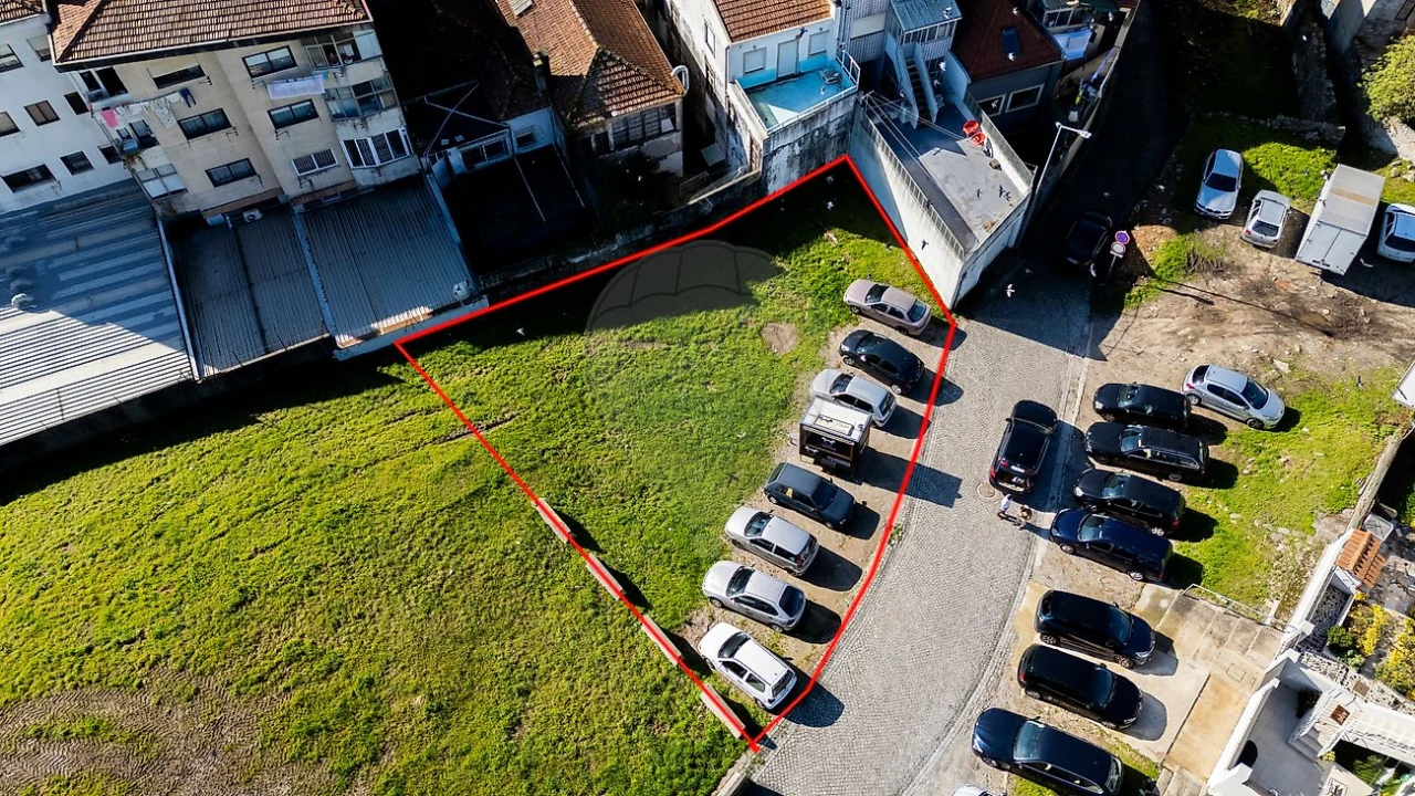 Terreno para Venda em Paranhos Foto 1