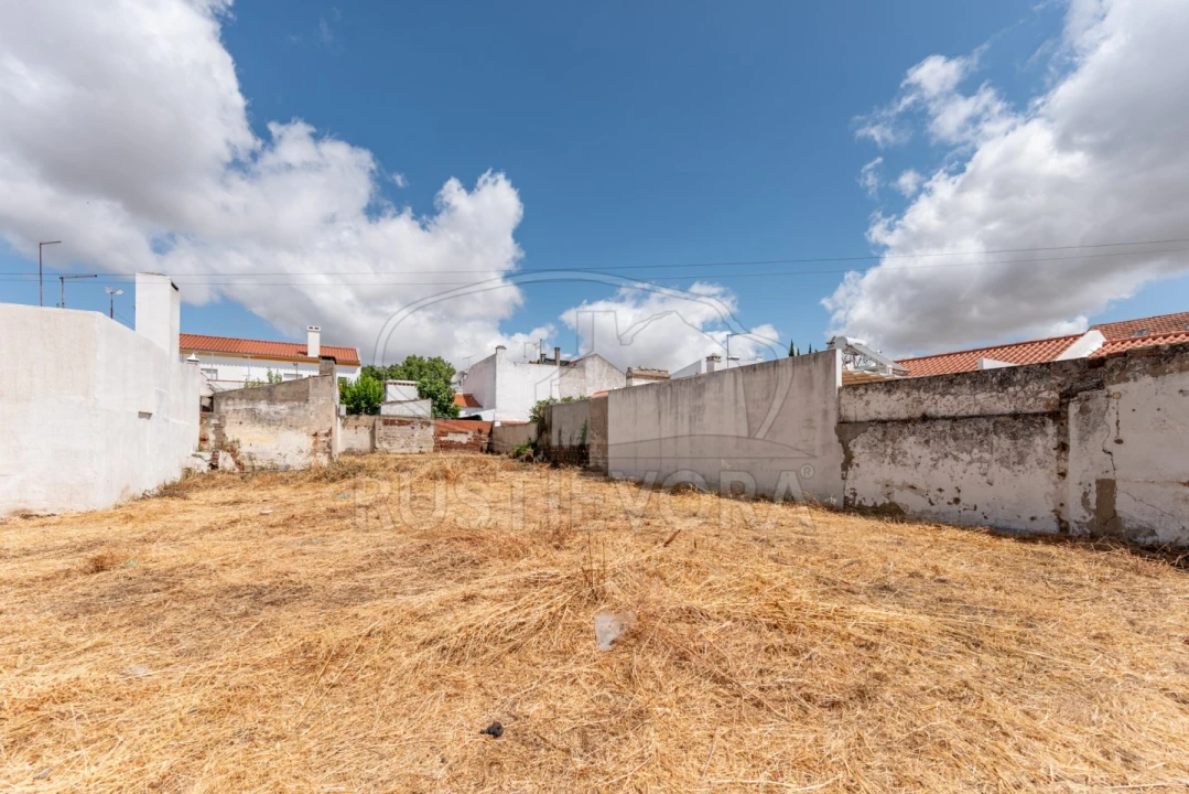 Terreno para Venda em Bacelo e Senhora da Saúde Foto 2