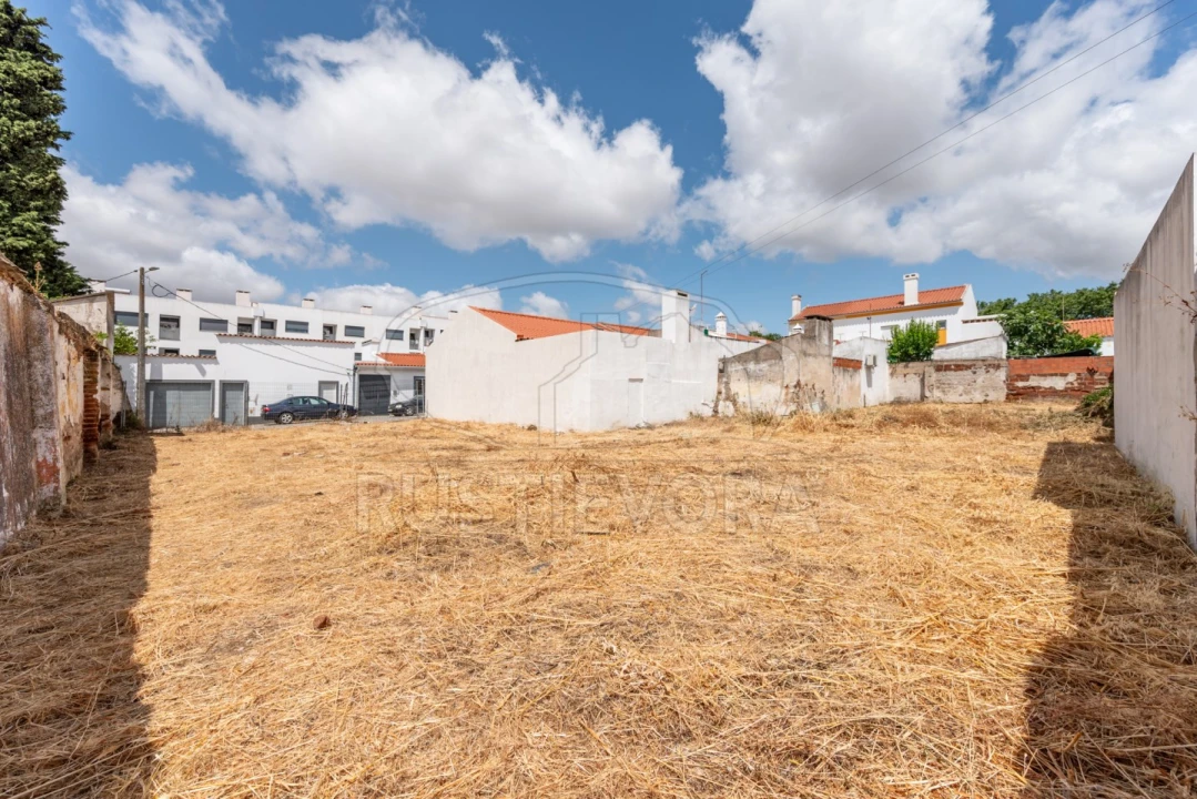 Terreno para Venda em Bacelo e Senhora da Saúde Foto 3