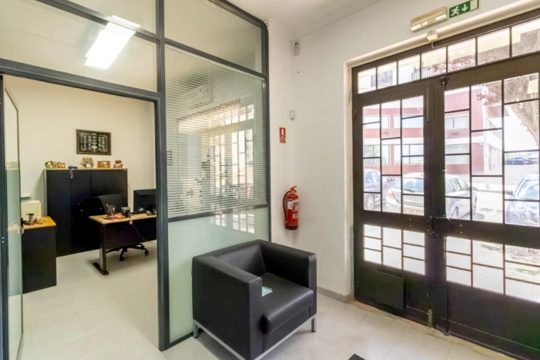 Loja para Venda em Alfragide Foto 17